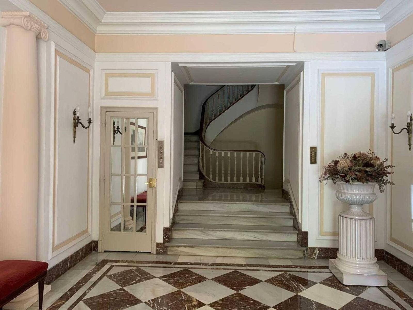 Apartamento en Barcelona, España 5 dormitorios, 203 m2 No. 192058