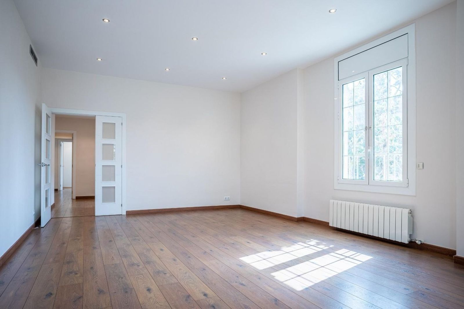 Apartamento en Barcelona, España 5 dormitorios, 203 m2 No. 192058