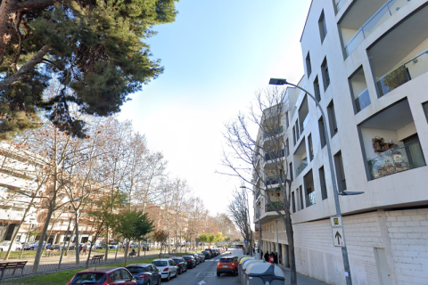 Garāža Esplugues de Llobregat, Barcelona, Spānijā 26 m2 Nr. 167044