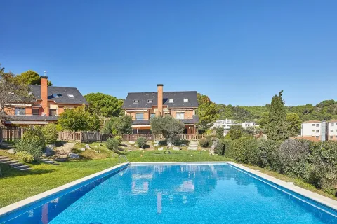 Māja L'Ametlla Del Valles, Barcelona, Spānijā 6 istabas, 377 m2 Nr. 167048