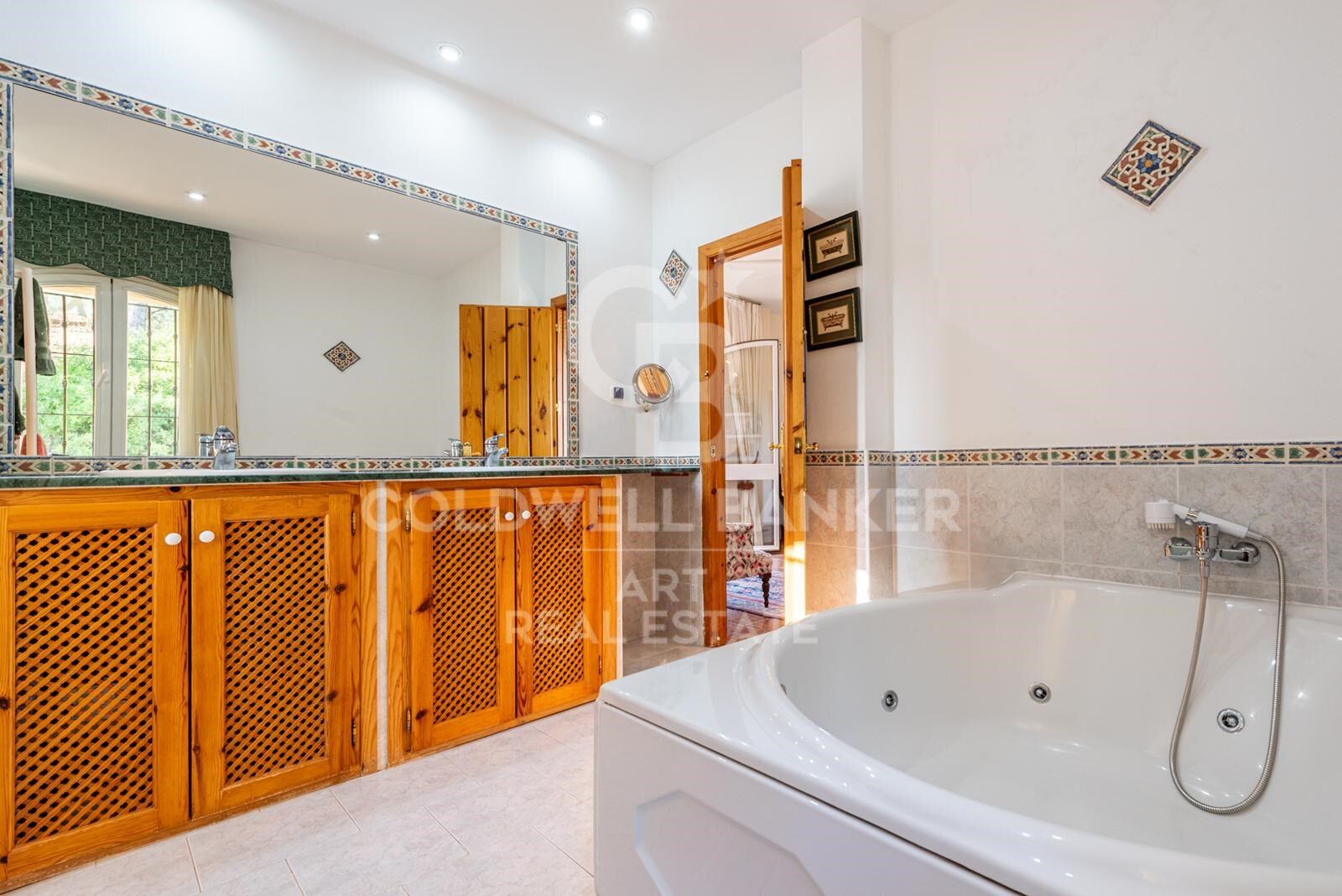 Talo Alhaurin de la Torre, Malaga, Espanja 4 makuuhuonetta, 567 m2 No. 157596