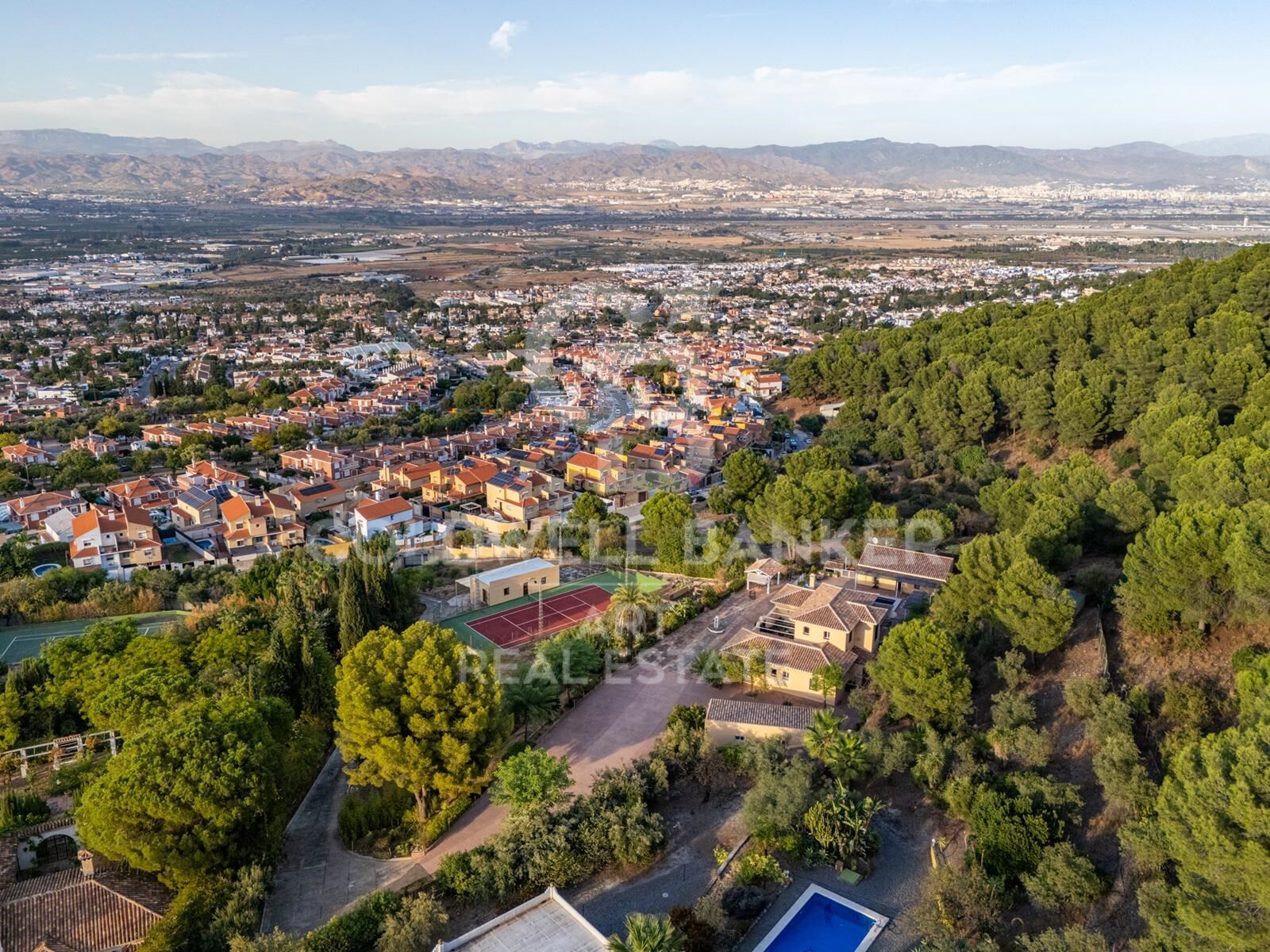 Talo Alhaurin de la Torre, Malaga, Espanja 4 makuuhuonetta, 567 m2 No. 157596