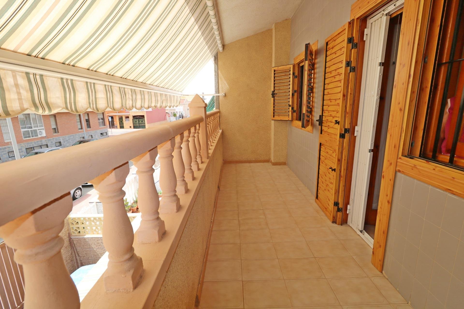 Radhus i Torrevieja, Alicante, Spanien 3 sovrum, 85 kvm. Nr. 190319