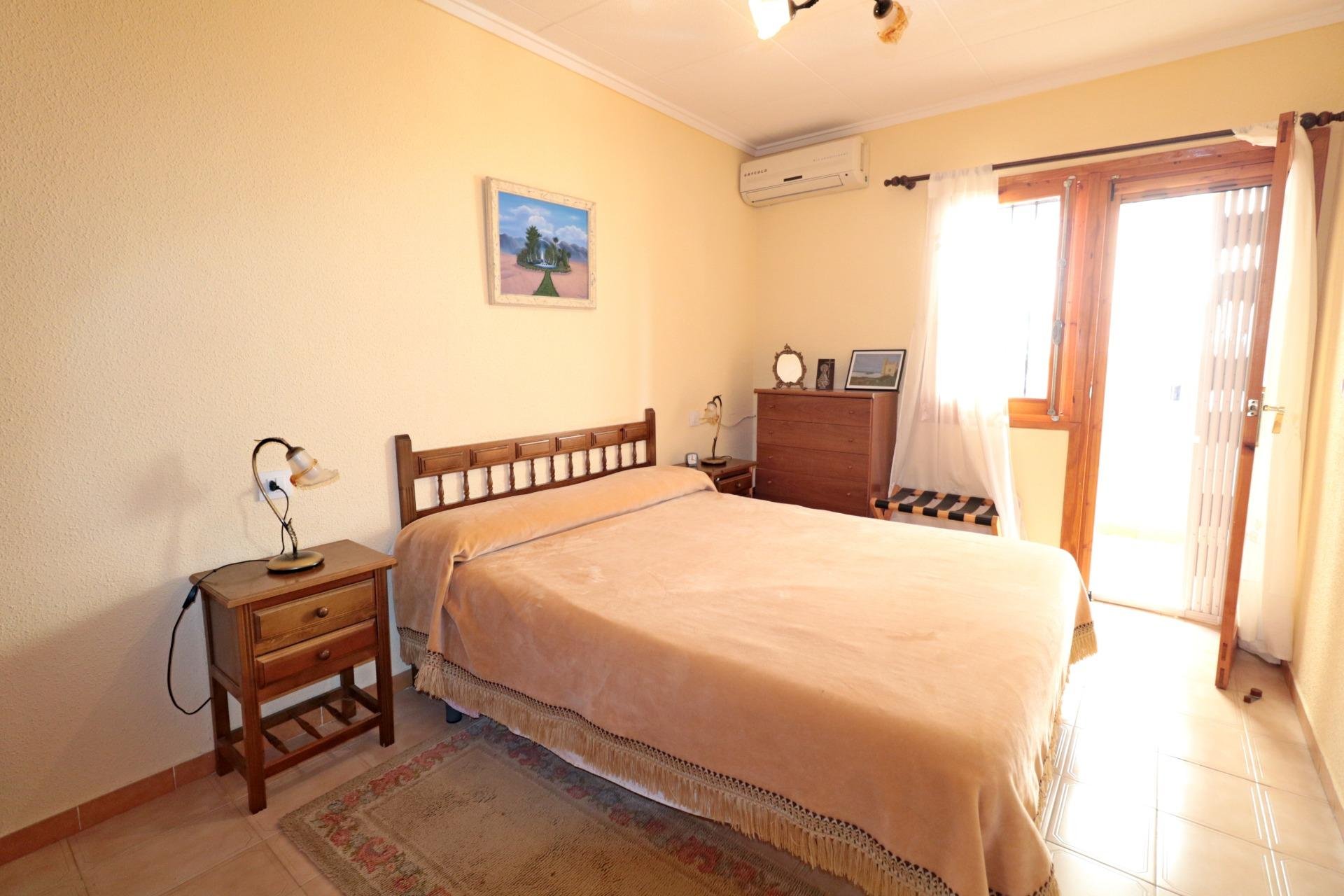 Radhus i Torrevieja, Alicante, Spanien 3 sovrum, 85 kvm. Nr. 190319