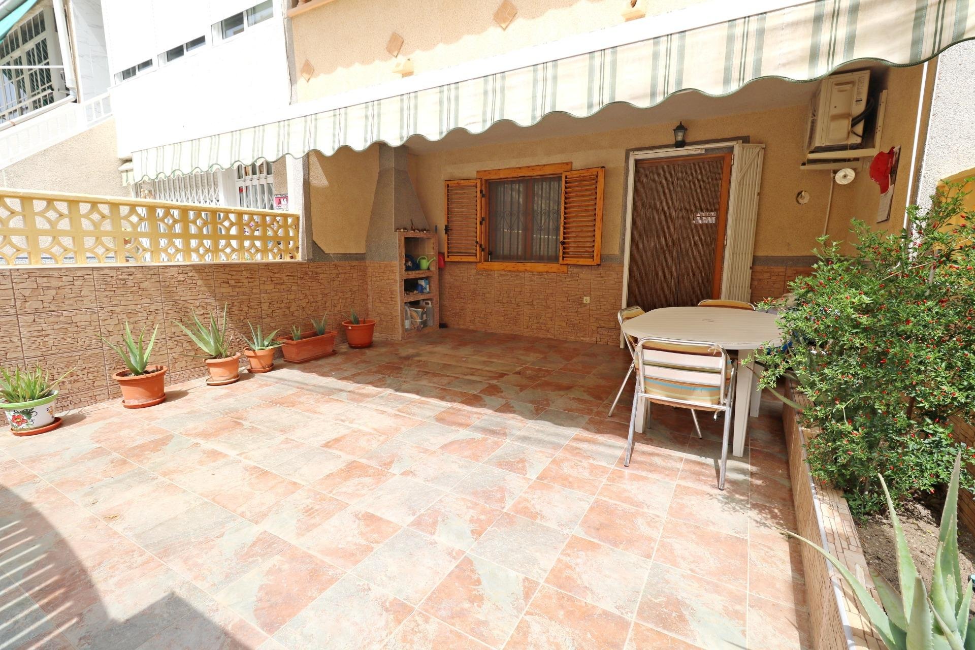Radhus i Torrevieja, Alicante, Spanien 3 sovrum, 85 kvm. Nr. 190319