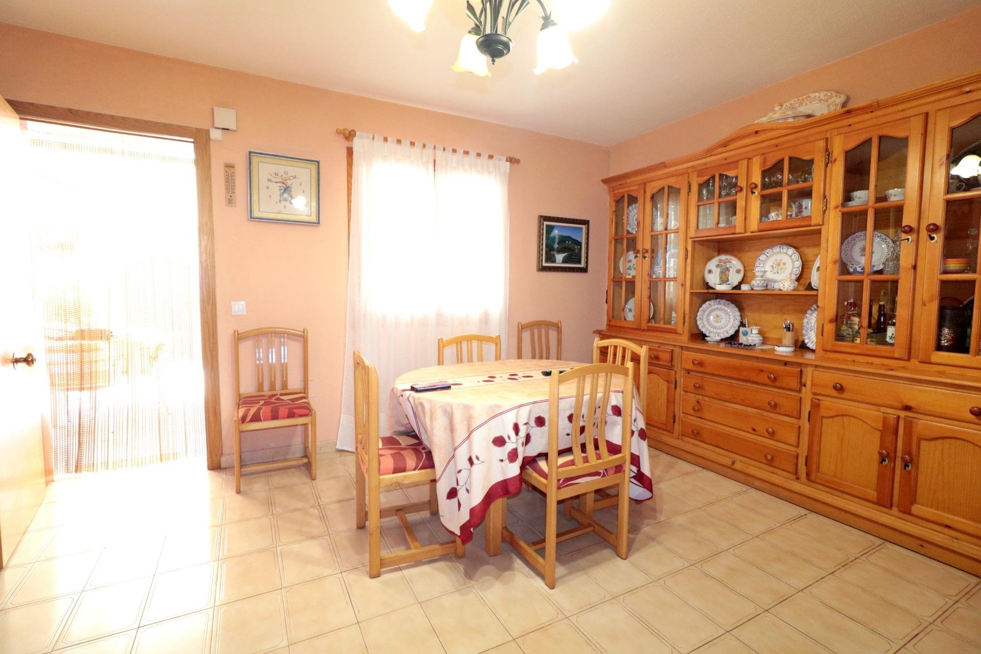 Radhus i Torrevieja, Alicante, Spanien 3 sovrum, 85 kvm. Nr. 190319
