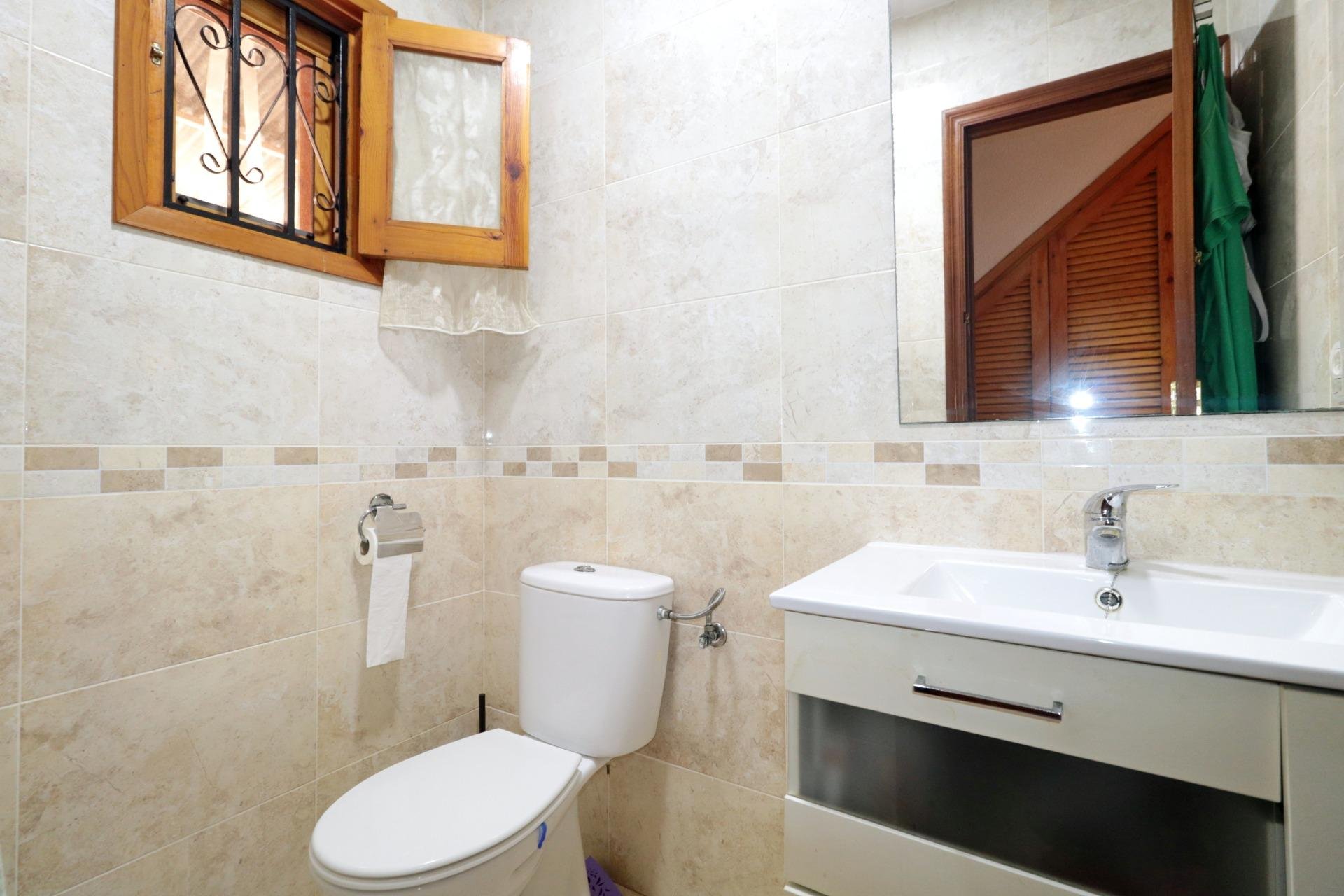 Radhus i Torrevieja, Alicante, Spanien 3 sovrum, 85 kvm. Nr. 190319