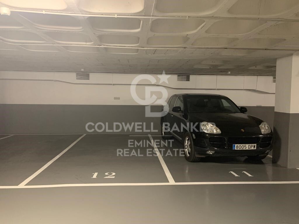 Parking in Barcelona, Spain No. 186216