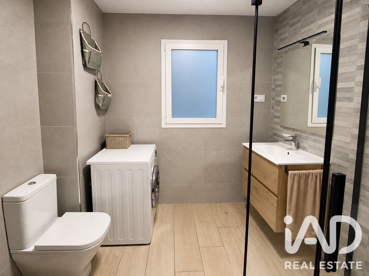 Huoneisto Madrid, Espanja 2 makuuhuonetta, 75 m2 No. 195781