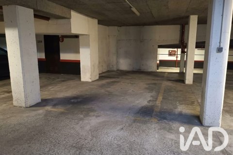 Garage in Madrid, Spain No. 196571