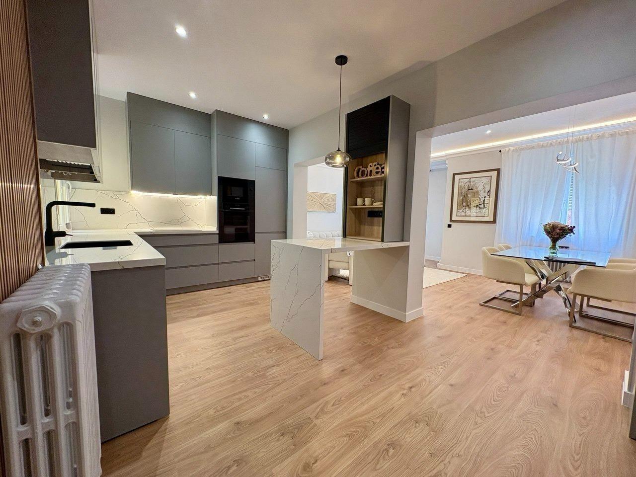 Apartment in Madrid, Spain 2 bedrooms, 111 sq.m. No. 165934
