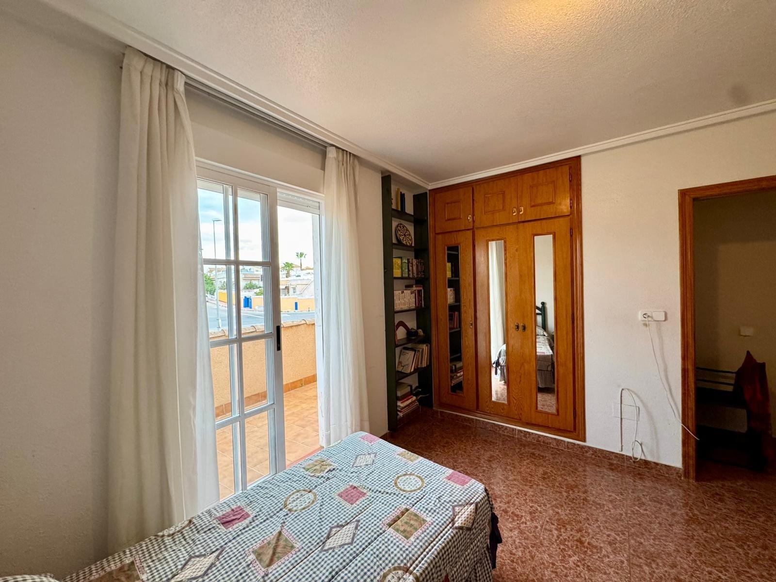 Appartamento a Torrevieja, Alicante, Spagna 3 camere da letto, 101 mq. N° 165929