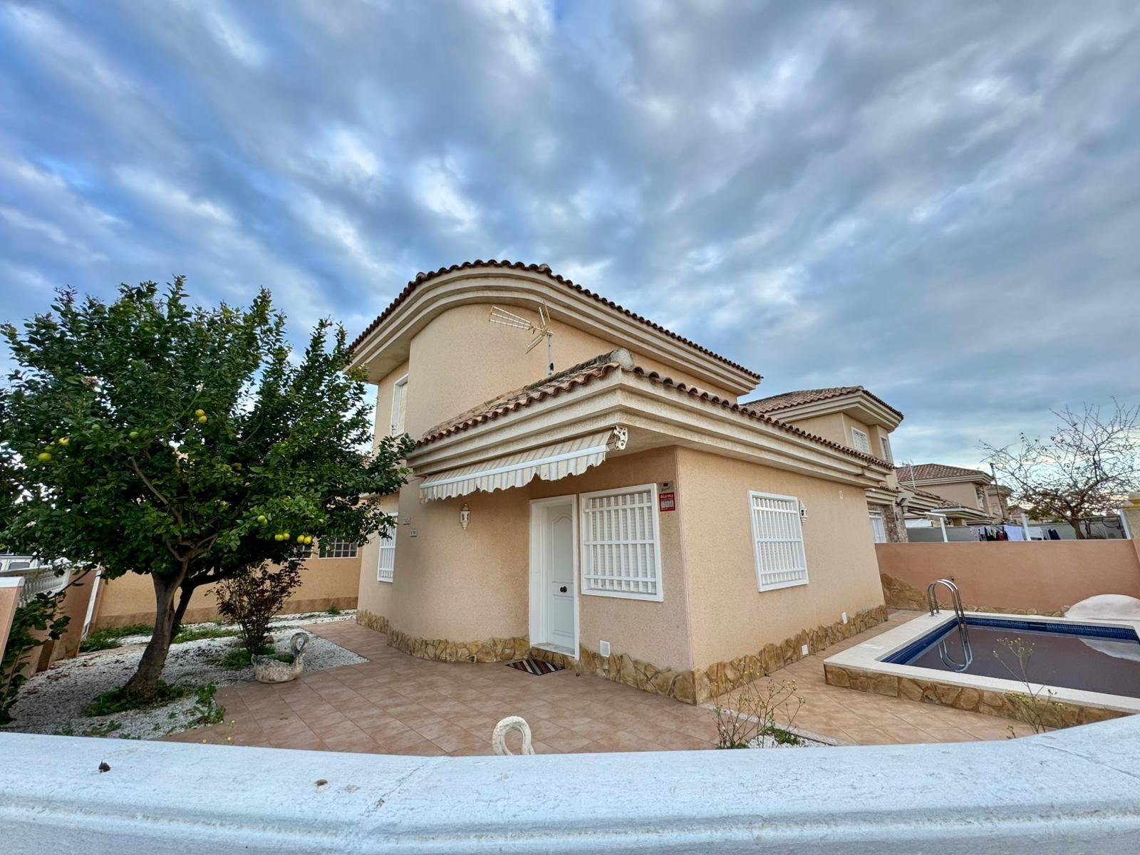 Appartamento a Torrevieja, Alicante, Spagna 3 camere da letto, 101 mq. N° 165929