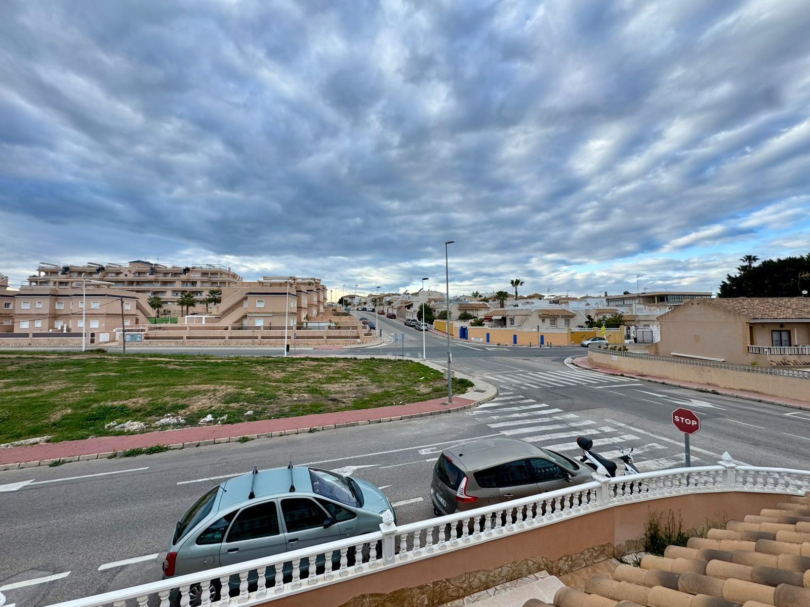 Appartamento a Torrevieja, Alicante, Spagna 3 camere da letto, 101 mq. N° 165929