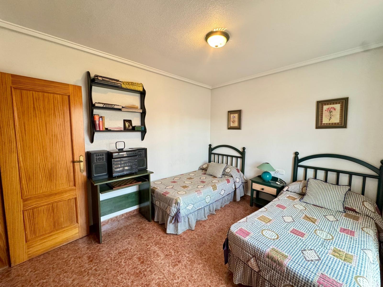 Appartamento a Torrevieja, Alicante, Spagna 3 camere da letto, 101 mq. N° 165929