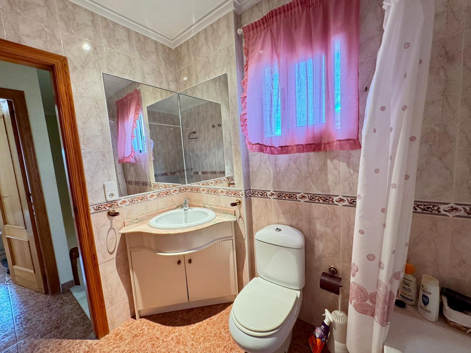 Appartamento a Torrevieja, Alicante, Spagna 3 camere da letto, 101 mq. N° 165929