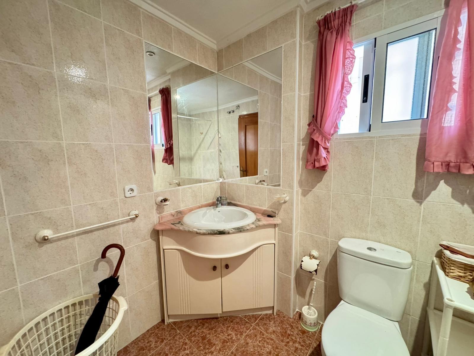 Appartamento a Torrevieja, Alicante, Spagna 3 camere da letto, 101 mq. N° 165929