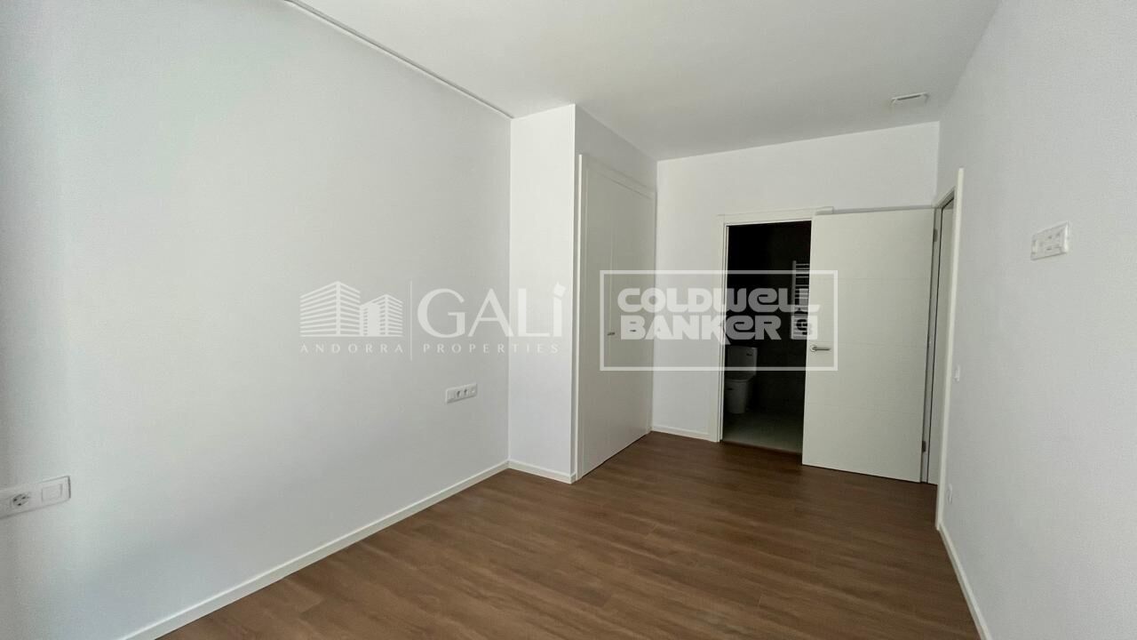 Huoneisto Principado De Andorra (Ninguna Poblacion Tiene C.P.), Lleida, Espanja 2 makuuhuonetta, 83 m2 No. 178696