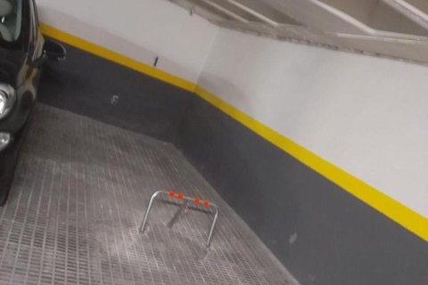 Garage à Barcelona, Espagne 10 m2 No. 191557