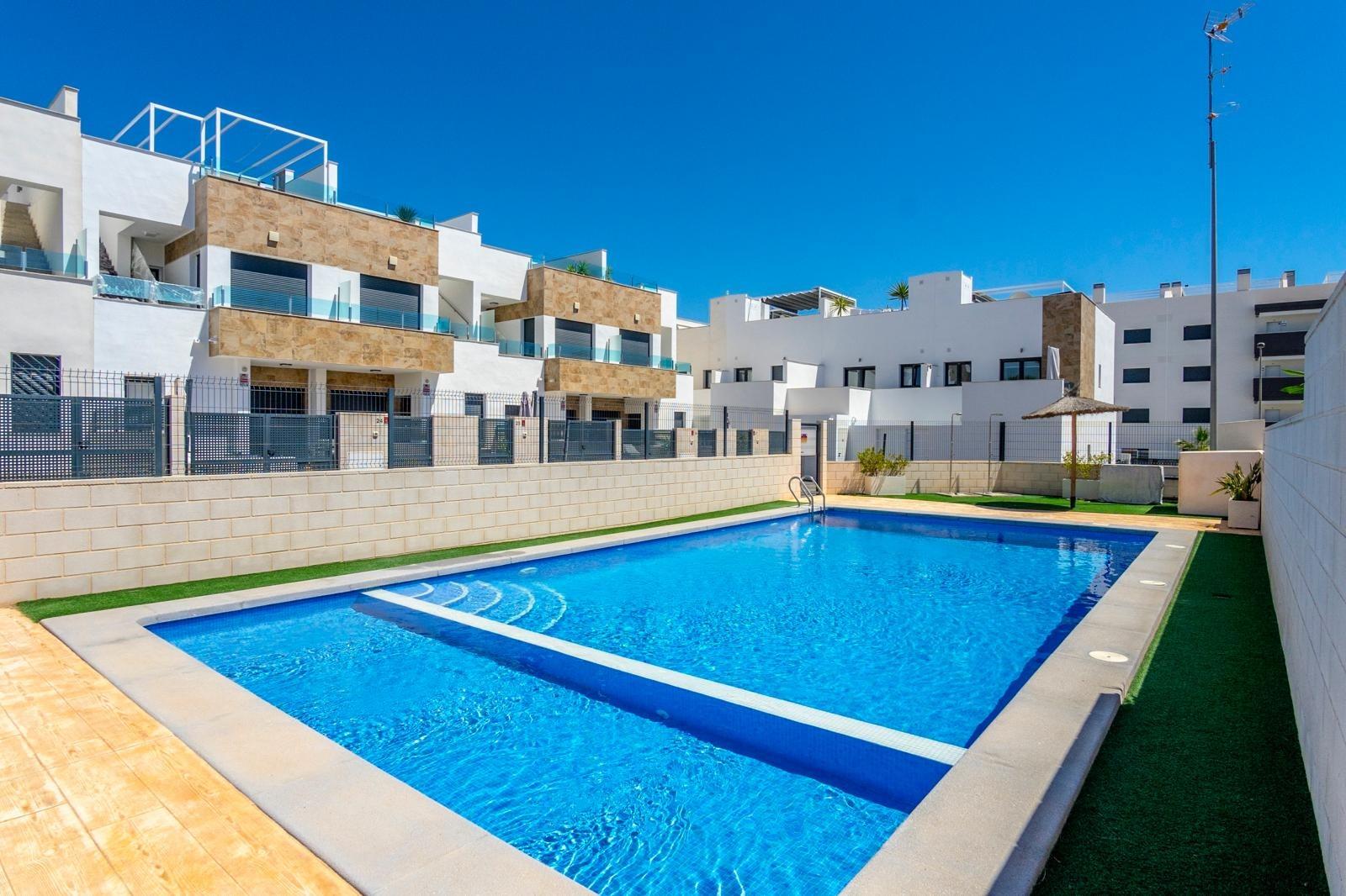 Townhouse à Villamartin, Alicante, Espagne 3 chambres, 134 m2 No. 189738