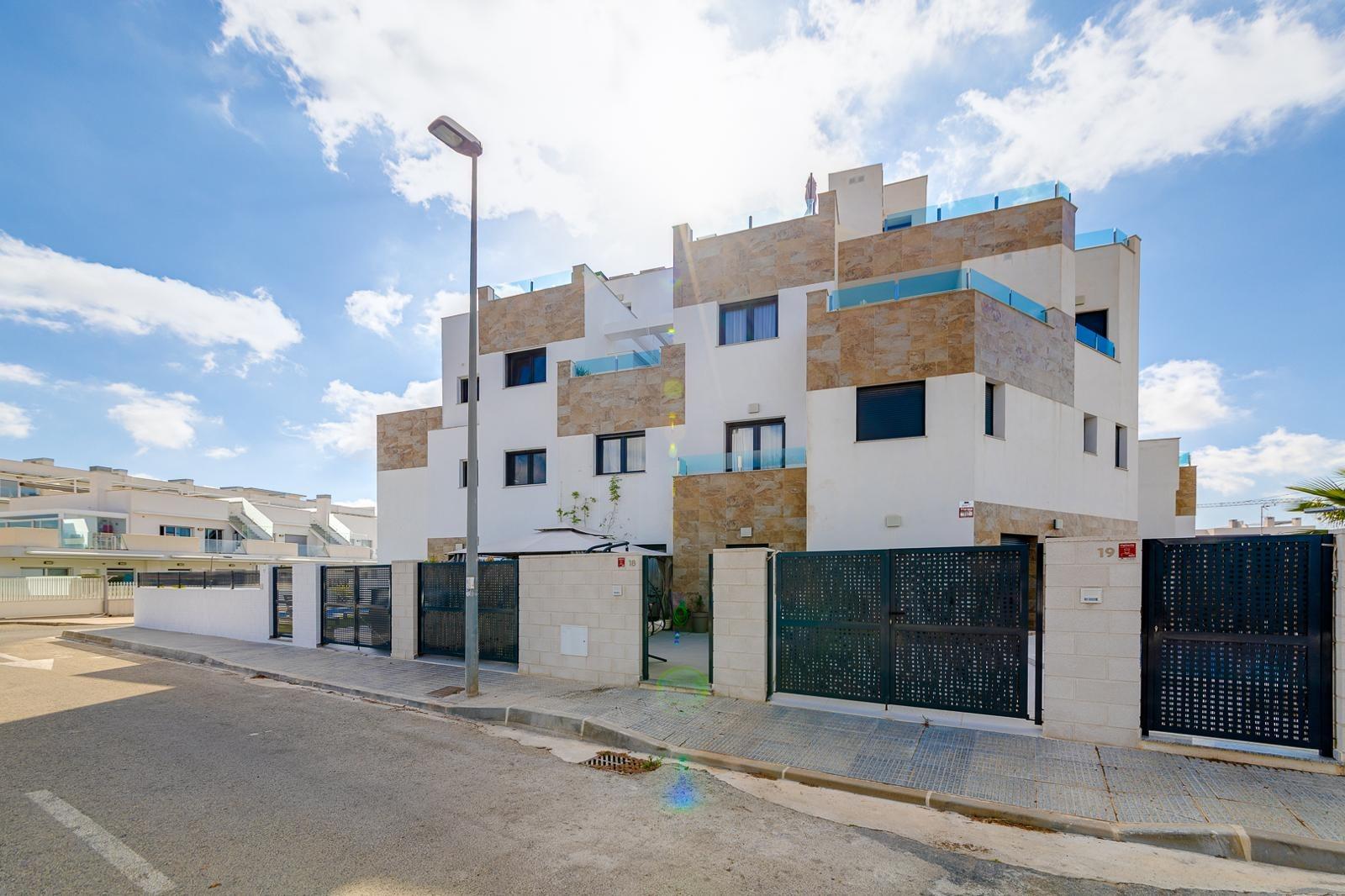Townhouse à Villamartin, Alicante, Espagne 3 chambres, 134 m2 No. 189738