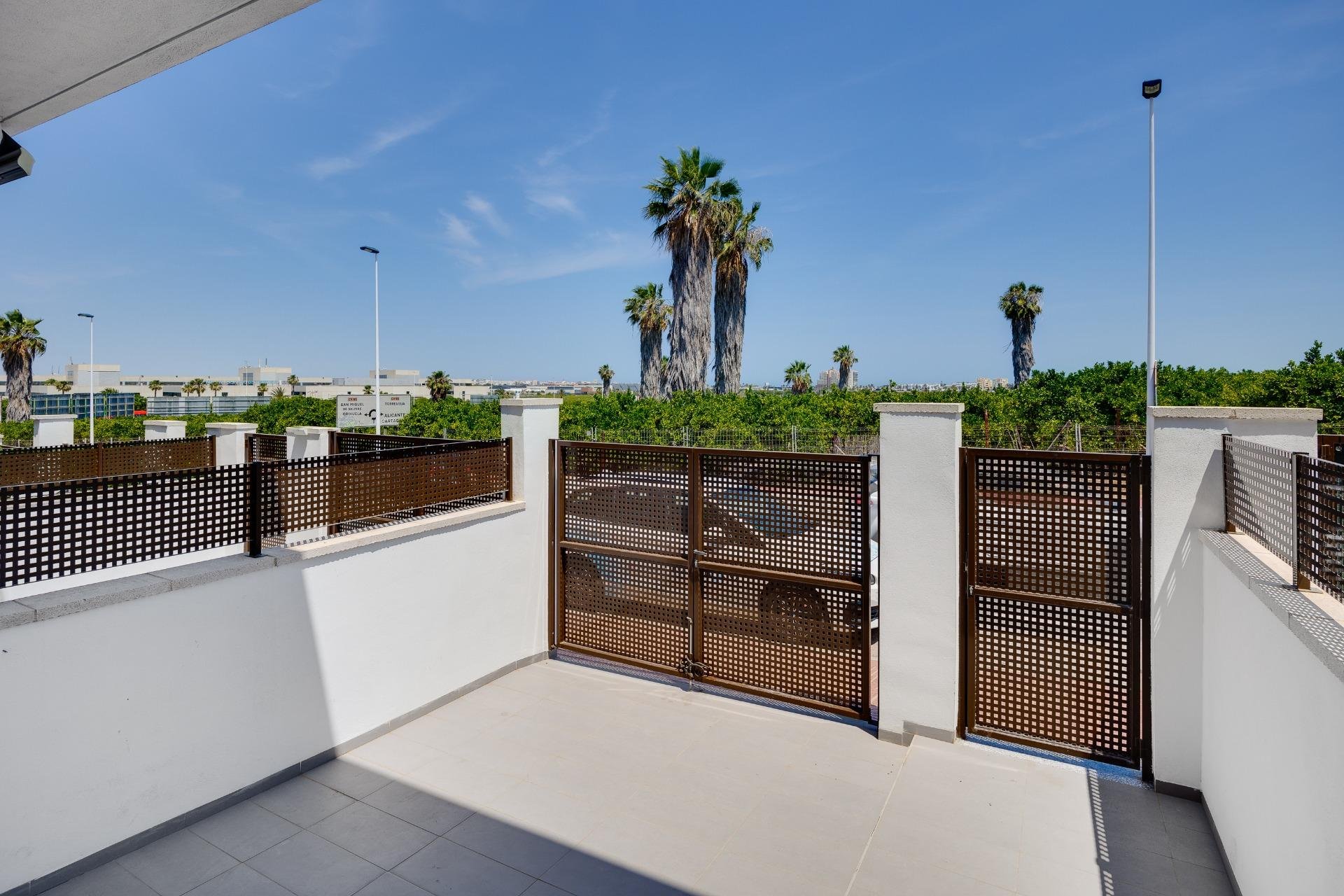 Townhouse in Los Balcones, Alicante, Spain 3 bedrooms, 98 sq.m. No. 189743