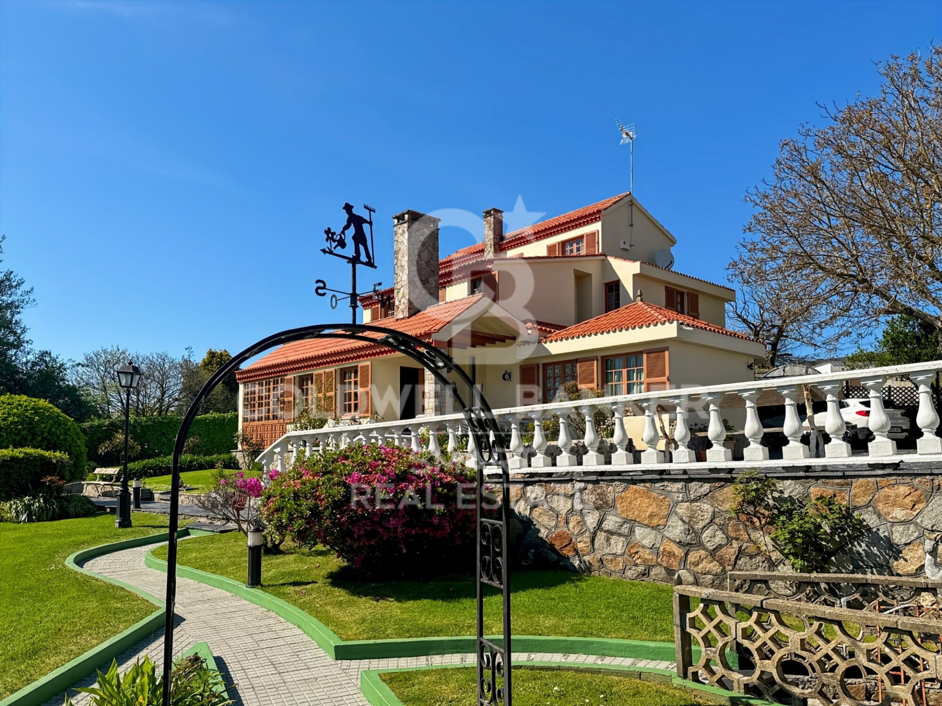 Talo Oleiros, A Coruna, Espanja 7 makuuhuonetta, 400 m2 No. 160415