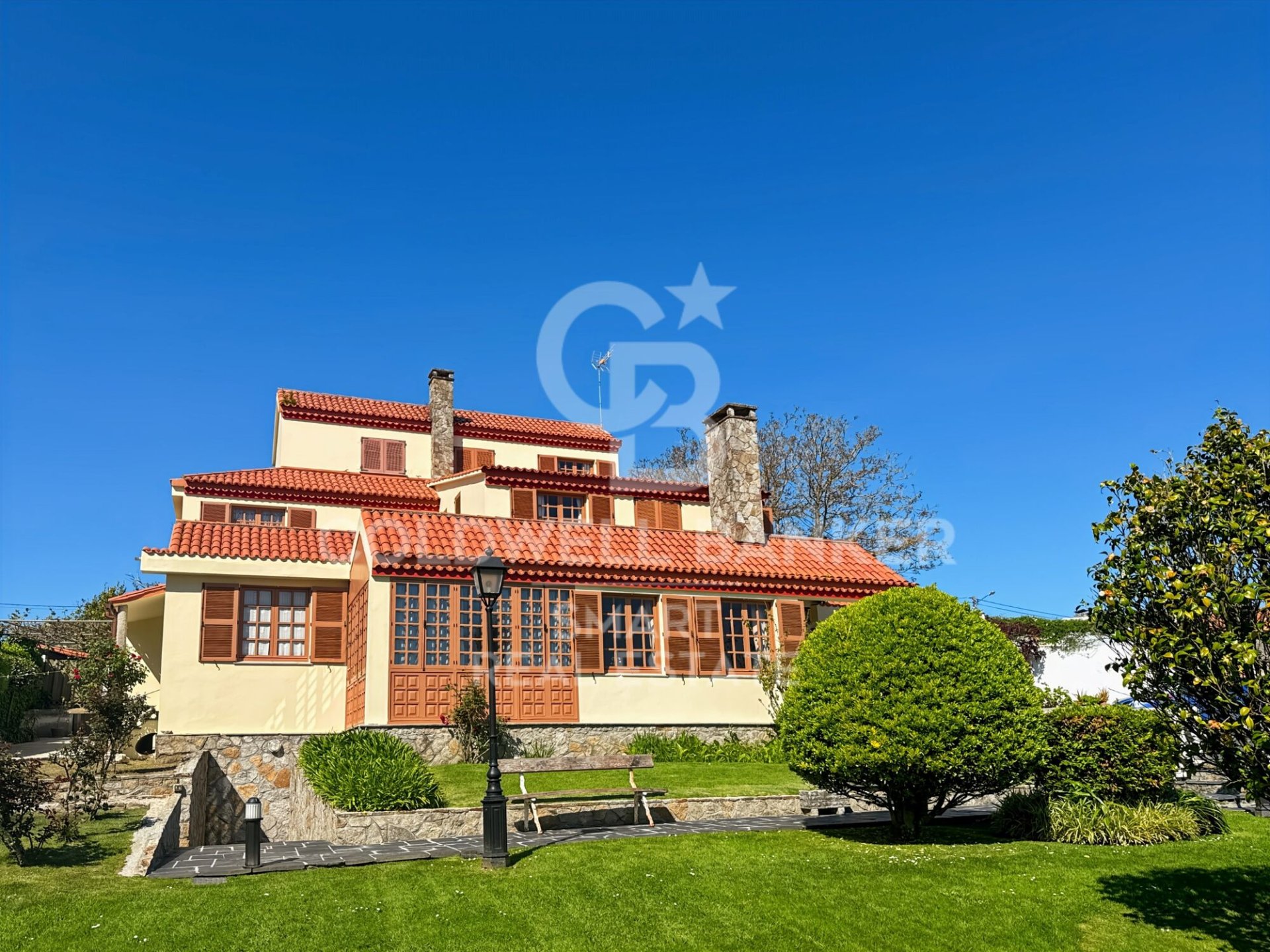Talo Oleiros, A Coruna, Espanja 7 makuuhuonetta, 400 m2 No. 160415