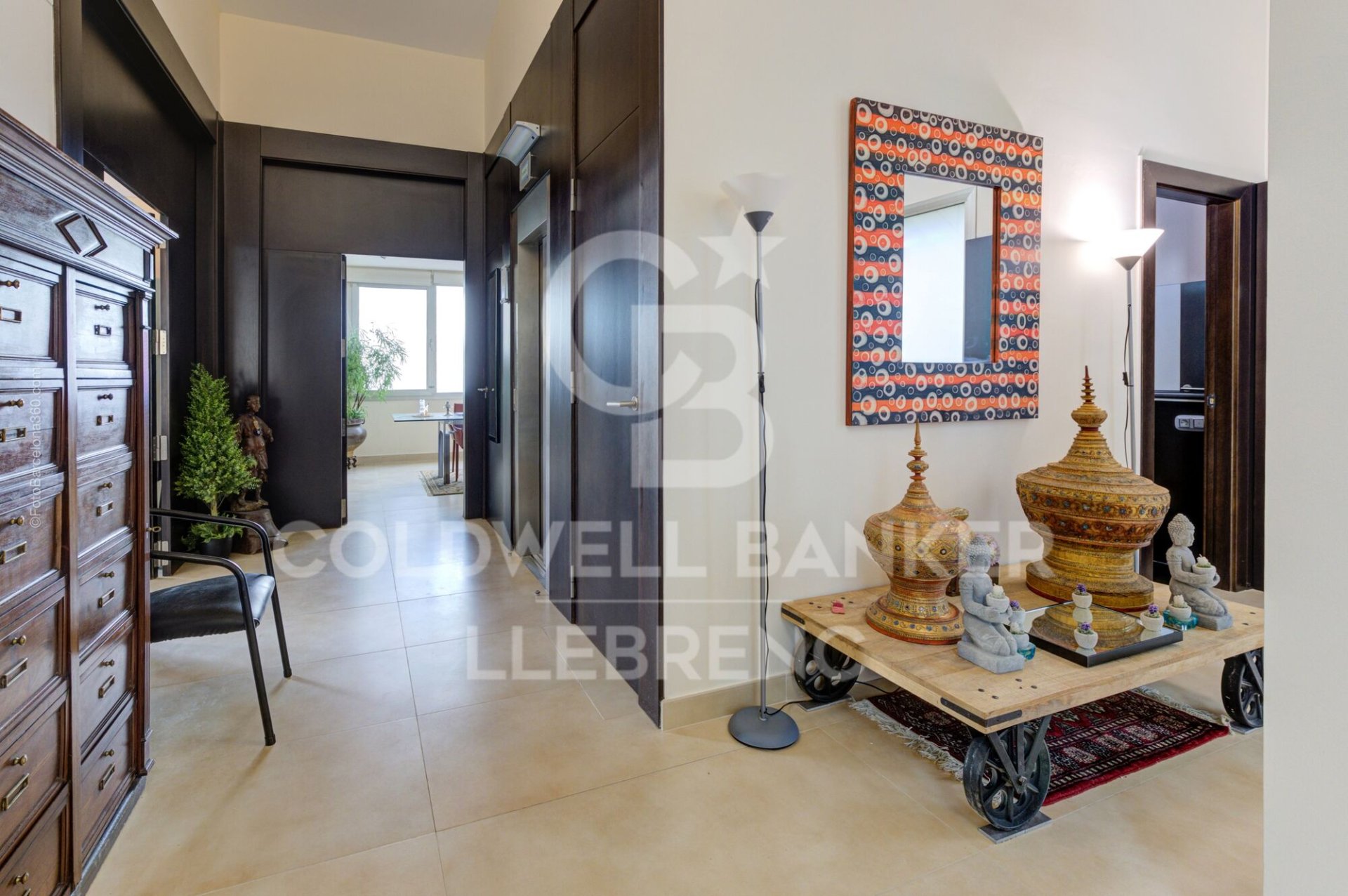 House à Barcelona, Espagne 7 chambres, 570 m2 No. 160416