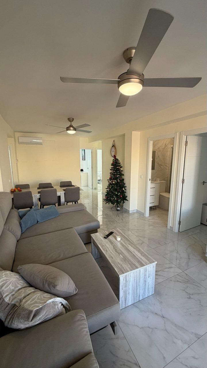 Apartamento en Torrevieja, Alicante, España 3 dormitorios, 107 m2 No. 165820