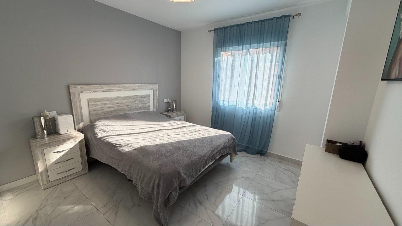 Apartamento en Torrevieja, Alicante, España 3 dormitorios, 107 m2 No. 165820