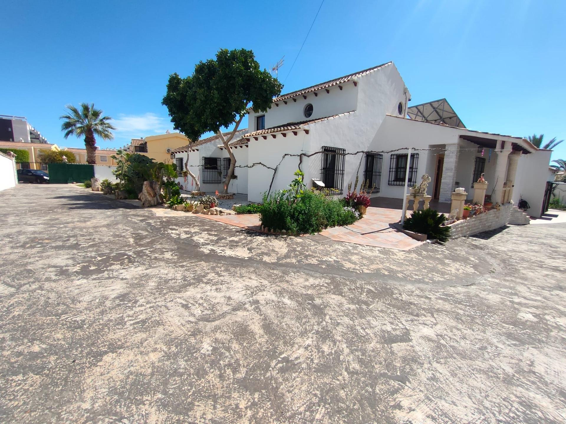 House à Alicante, Espagne 209 m2 No. 165817
