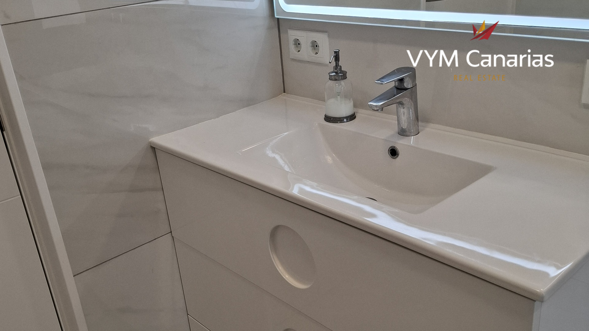 Apartamento en Playa de las Américas, Tenerife, España 2 dormitorios, 64 m2 No. 164392