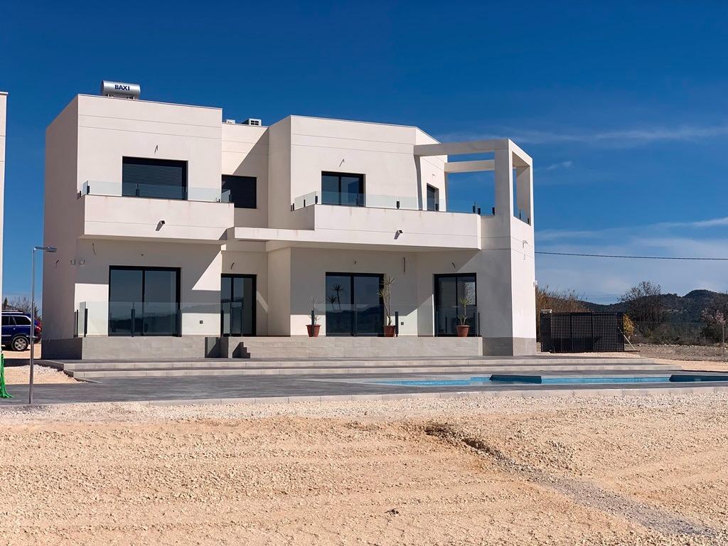 Villa en Pinoso, Alicante, España 4 dormitorios, 180 m2 No. 142340