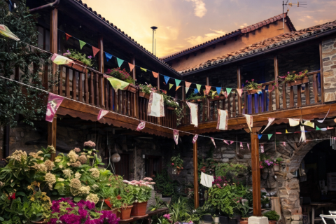 Hotel in Santa Colomba De Somoza, Leon, Spain 9 bedrooms, 1875 sq.m. No. 172981