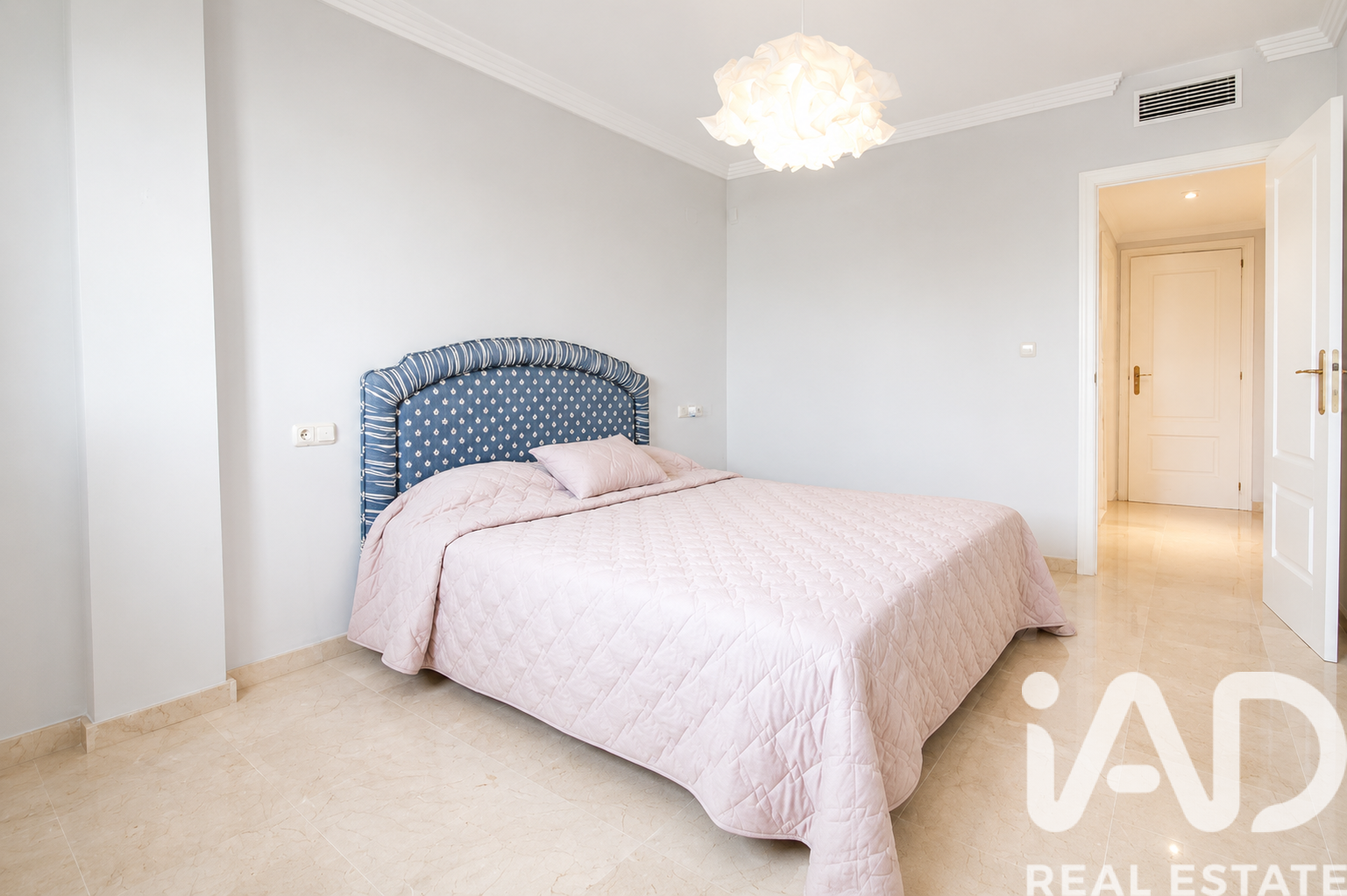 Apartment à Marbella, Malaga, Espagne 2 chambres, 143 m2 No. 172983