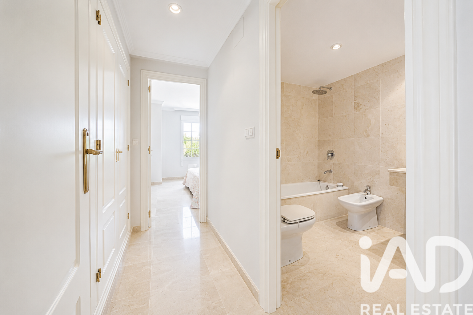 Apartment à Marbella, Malaga, Espagne 2 chambres, 143 m2 No. 172983