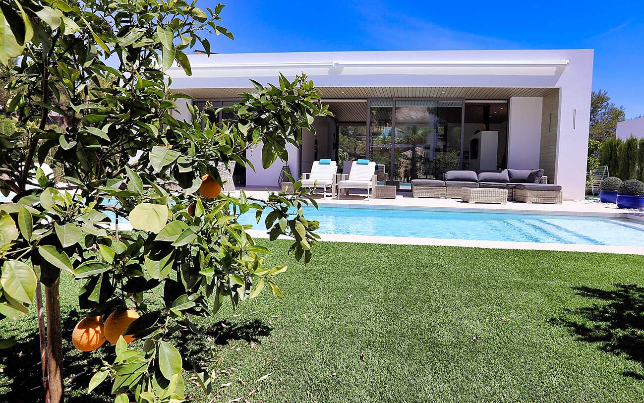 Villa in Dehesa De Campoamor, Alicante, Spain 4 bedrooms,  No. 133297