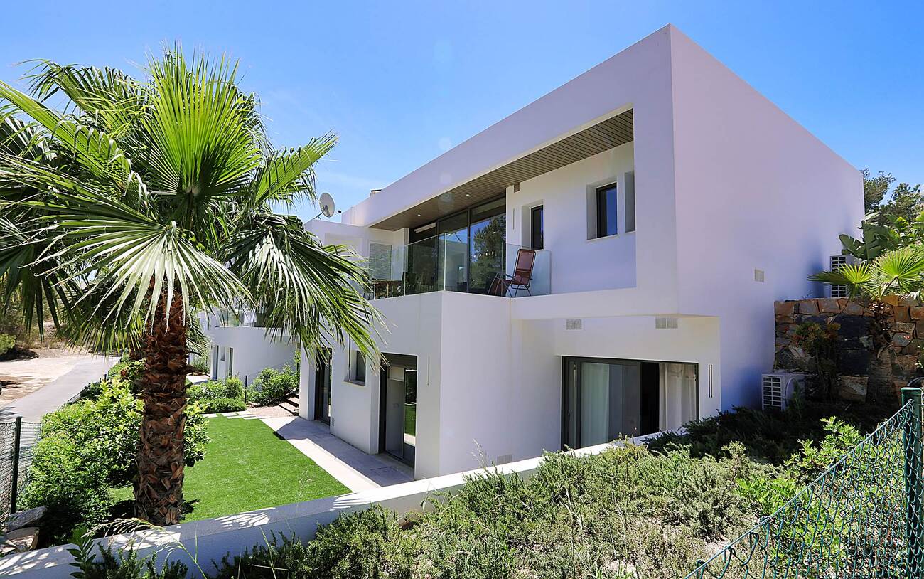Villa in Dehesa De Campoamor, Alicante, Spain 4 bedrooms,  No. 133297
