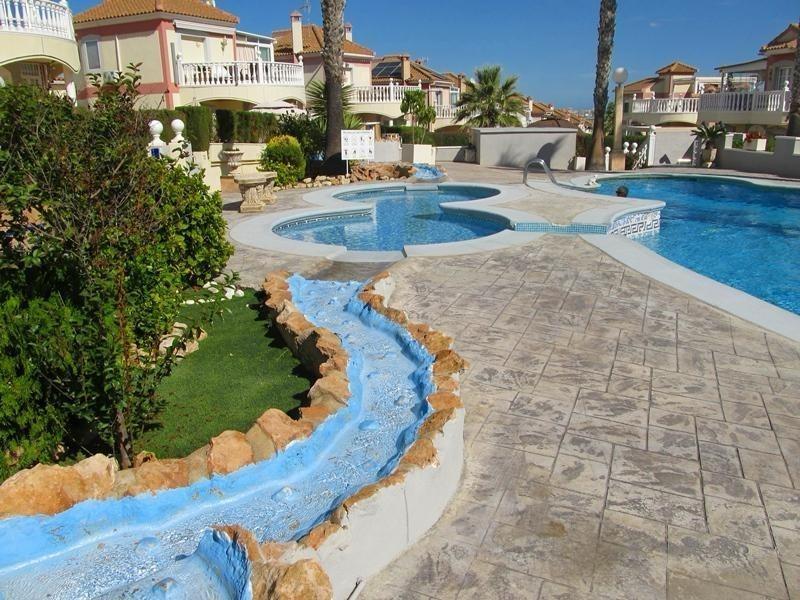 Huvila Torrevieja, Alicante, Espanja 3 makuuhuonetta, 120 m2 No. 164450