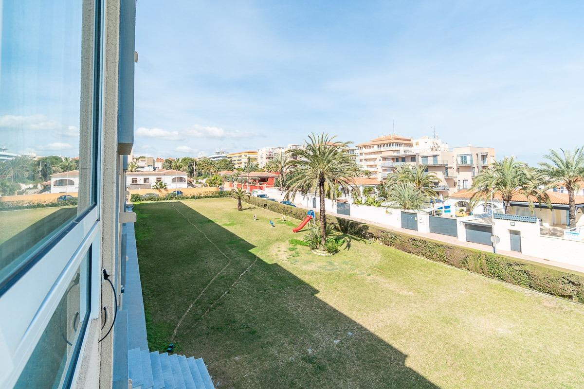 Appartamento a Punta Prima, Alicante, Spagna 2 camere da letto, 73 mq. N° 192480