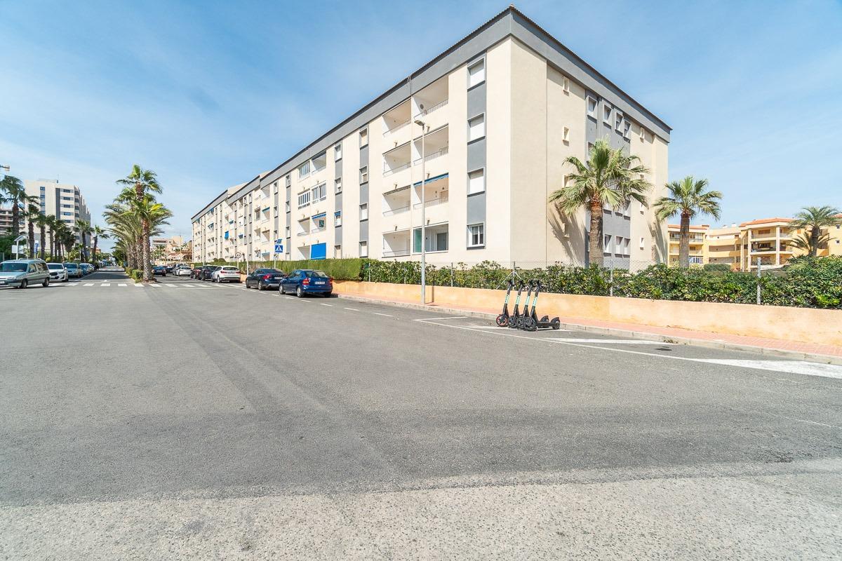 Appartamento a Punta Prima, Alicante, Spagna 2 camere da letto, 73 mq. N° 192480