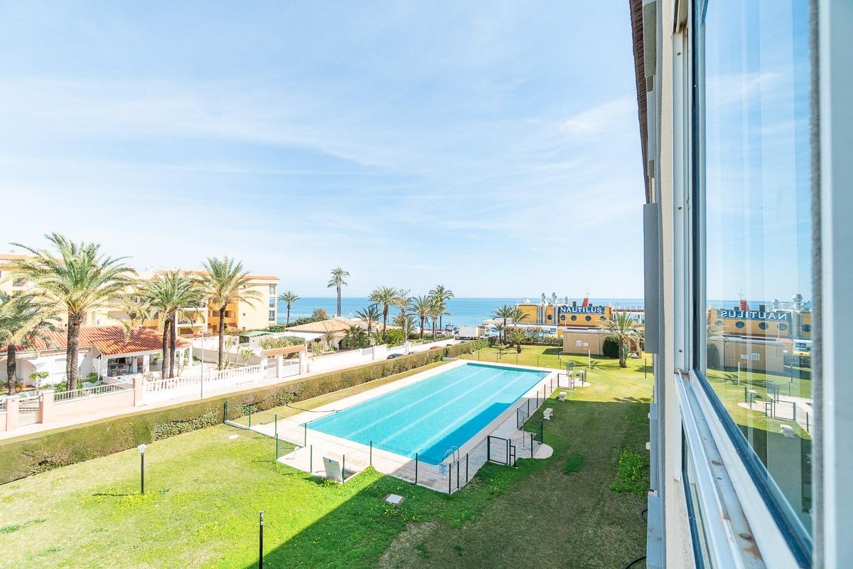 Appartamento a Punta Prima, Alicante, Spagna 2 camere da letto, 73 mq. N° 192480