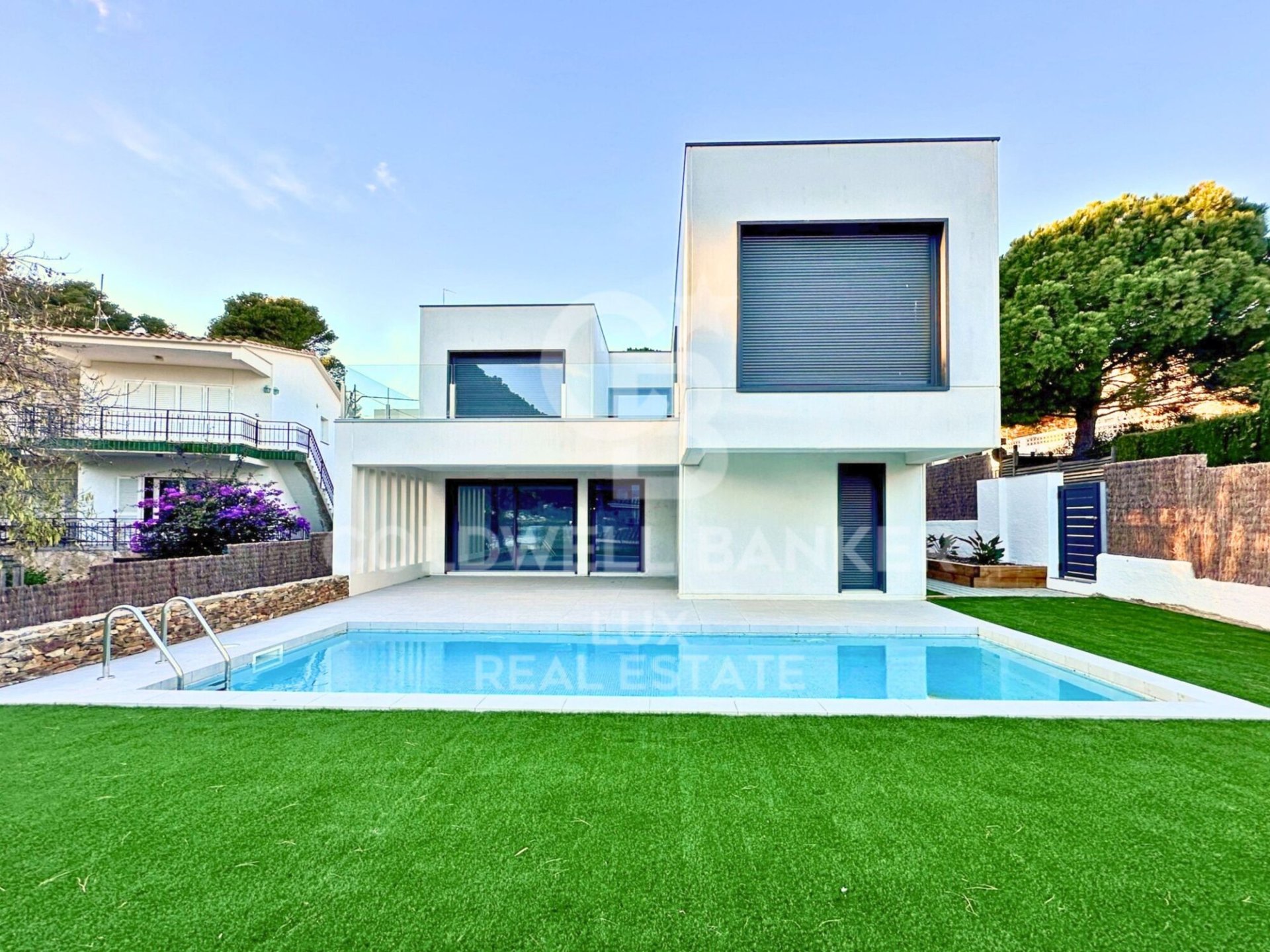 Villa in Llanca, Girona, Spain 5 bedrooms, 289 sq.m. No. 160245