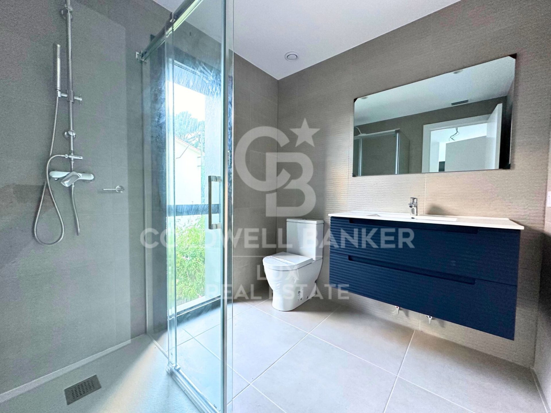 Villa in Llanca, Girona, Spain 5 bedrooms, 289 sq.m. No. 160245