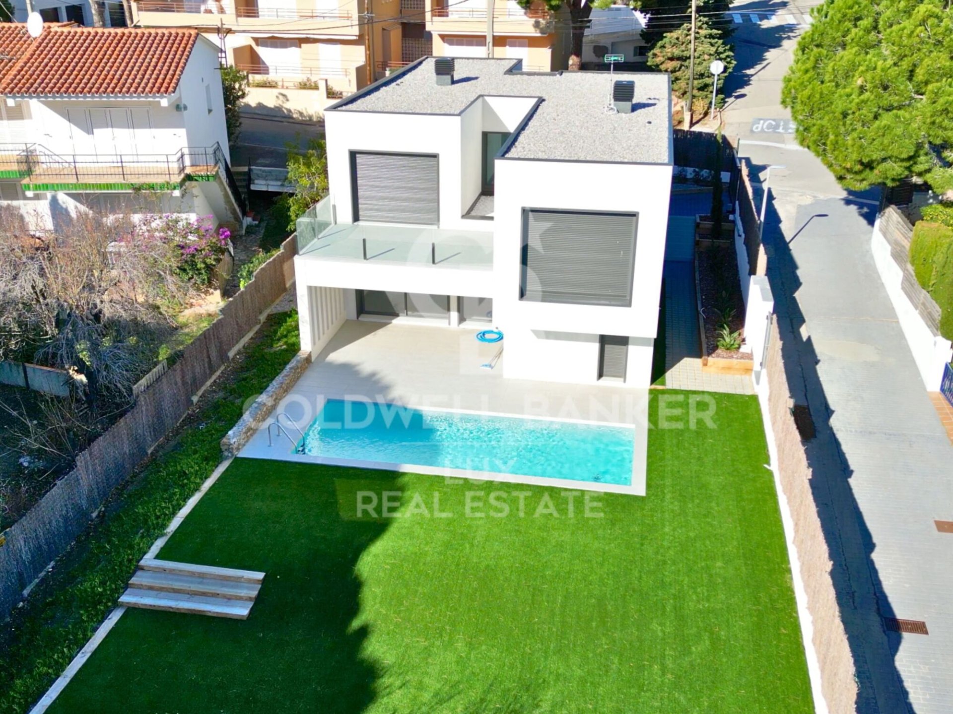 Villa in Llanca, Girona, Spain 5 bedrooms, 289 sq.m. No. 160245
