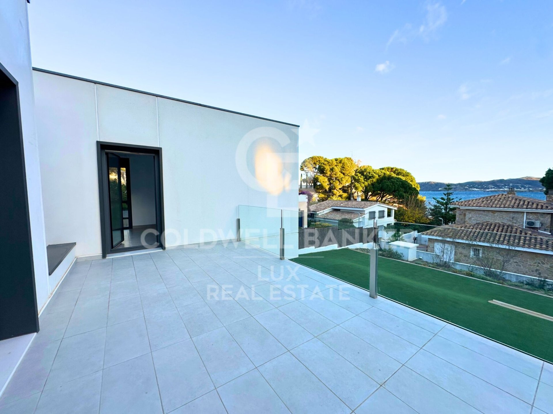 Villa in Llanca, Girona, Spain 5 bedrooms, 289 sq.m. No. 160245