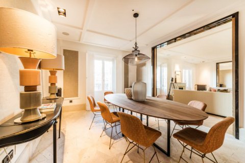 Dzīvoklis Madrid, Spānijā 4 istabas, 379 m2 Nr. 58459