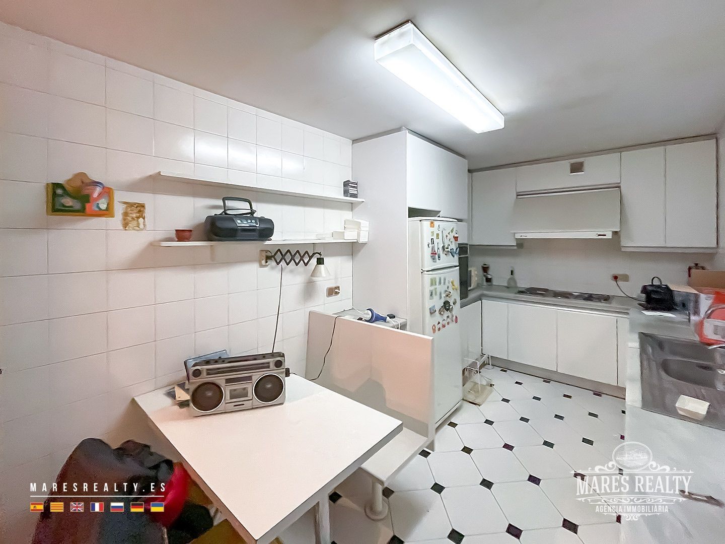 Commercial property in Calella, Barcelona, Spain 4 rooms, 800 sq.m. No. 97895