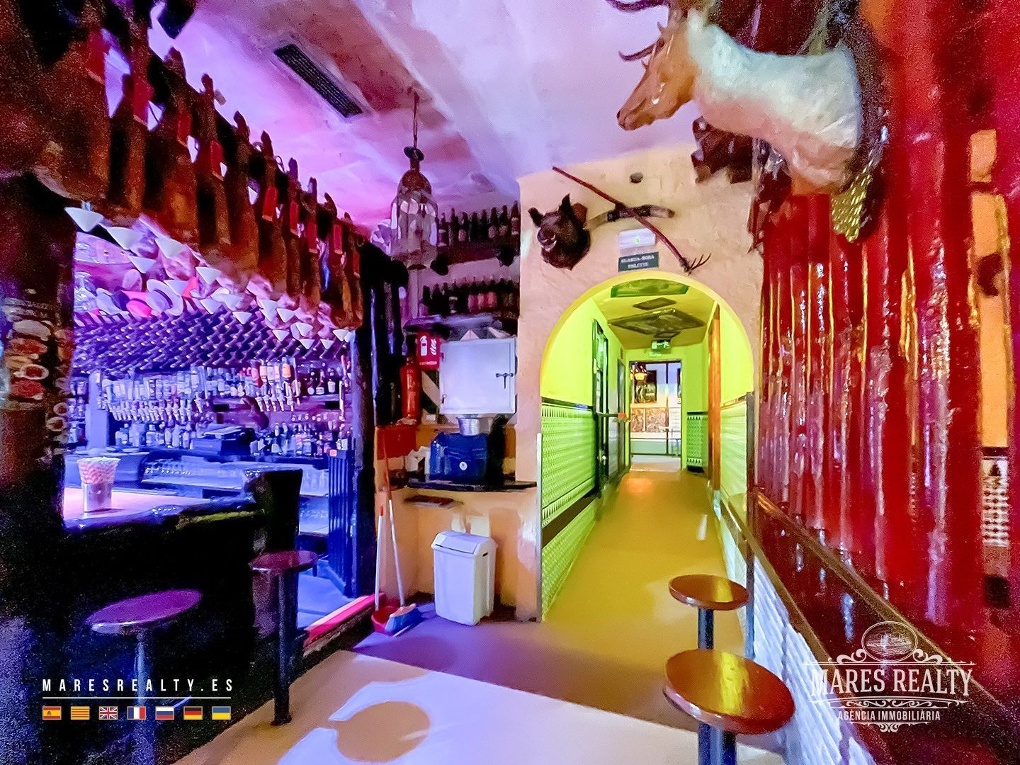 Commercial property in Calella, Barcelona, Spain 4 rooms, 800 sq.m. No. 97895